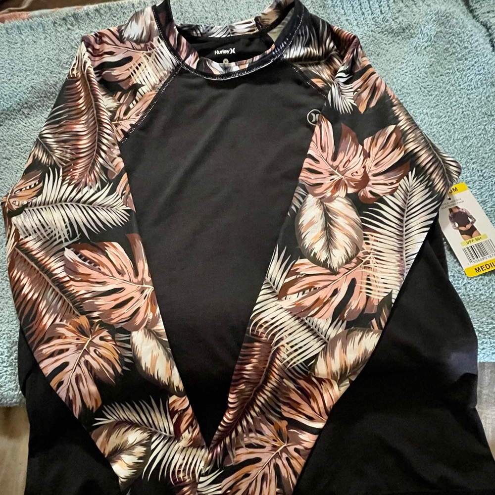 Hurley Women’s Medium Swim Shirt